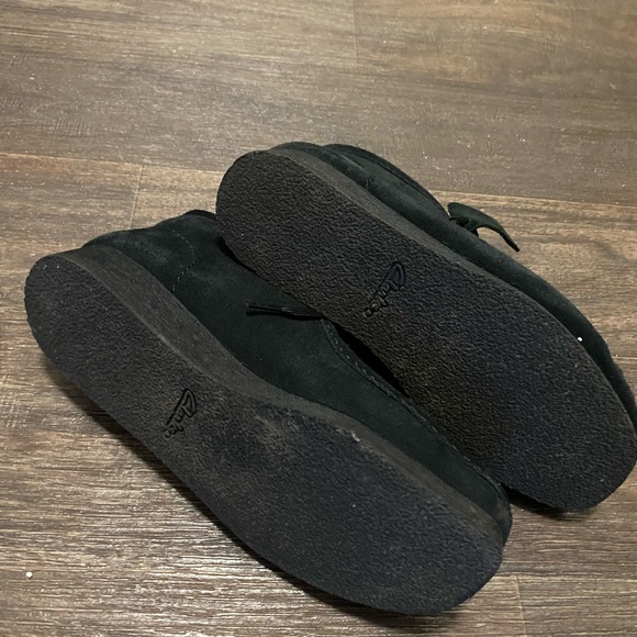 Shoes - Picture 5 of 6